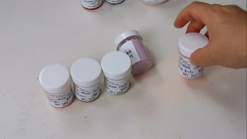 Compra de materiales cerámicos para realizar los trabajos