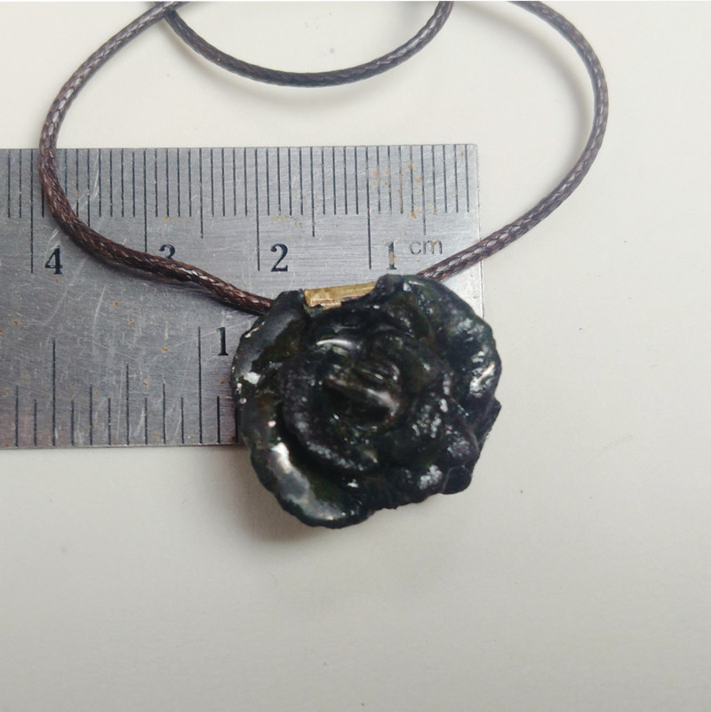 Colgante Flor Negra. Cerámica con reflejos verdes - Imagen 2