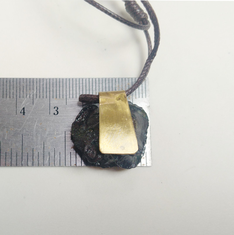 Colgante Flor Negra. Cerámica con reflejos verdes - Imagen 3