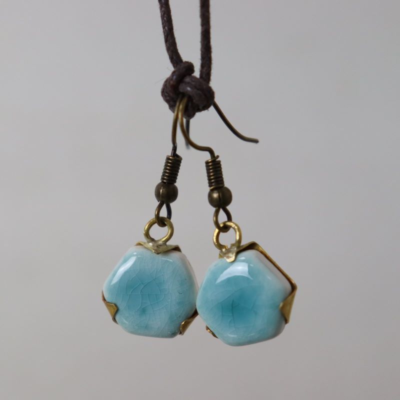 Pendiente pentágono azul cielo. Porcelana esmaltada - Imagen 2