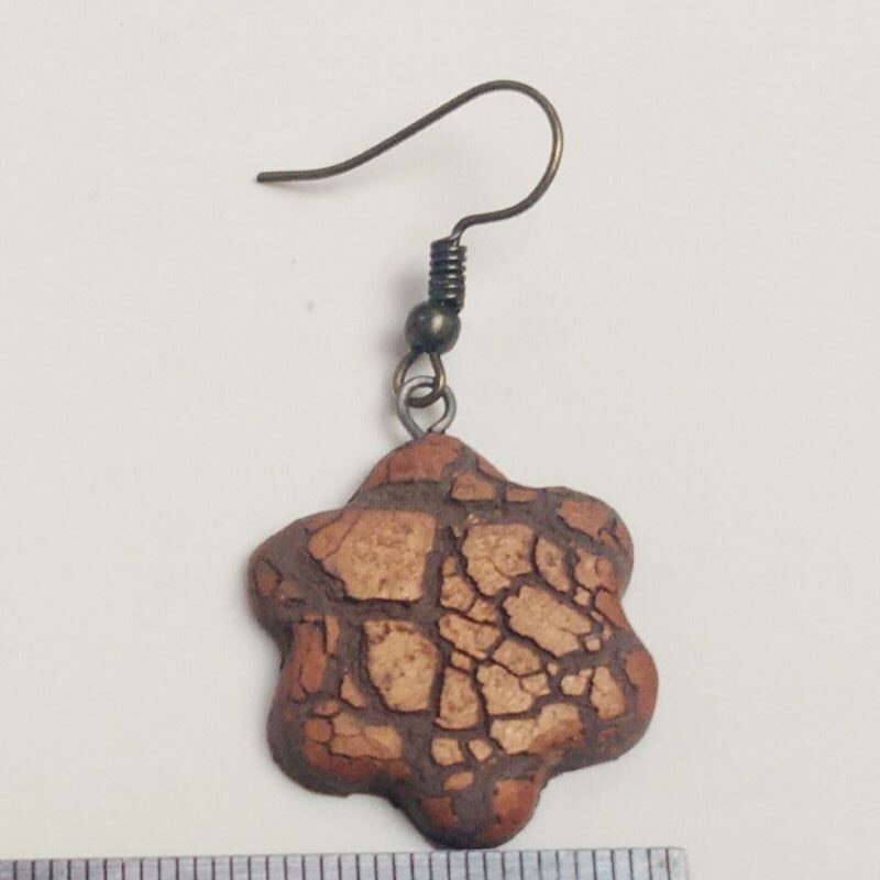 Pendiente Flor Grietas